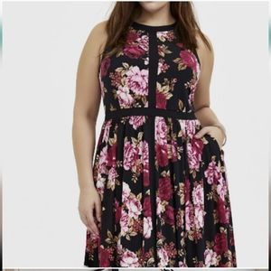 Beautiful floral dress Torrid size 2x